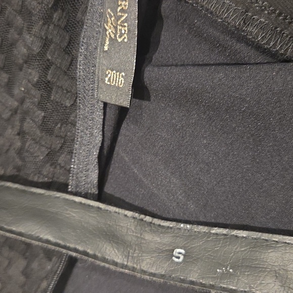 Elegant Black Lace Long Sleeve Dress - Picture 15 of 16